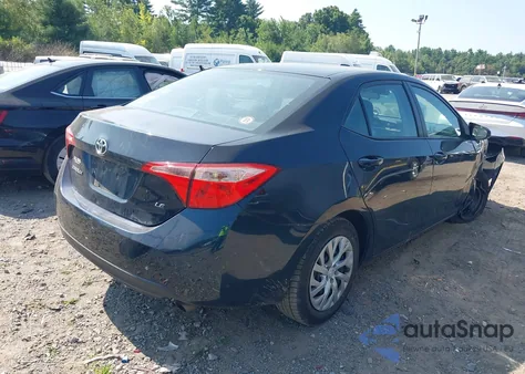 2017 Toyota Corolla Le z USA, uszkodzony, nr VIN 2T1BURHE8HC853510